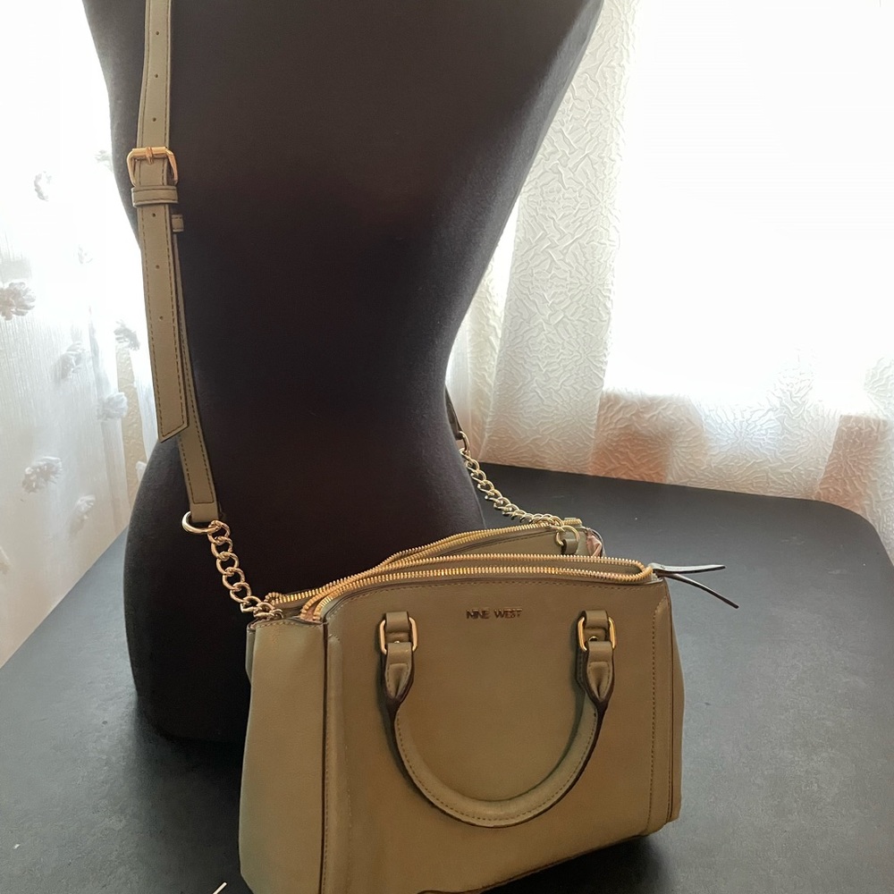 Nine West green purse